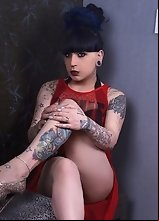 Kelly is your hot date this valentines and she begs a bouquet of thick throbbing cocks